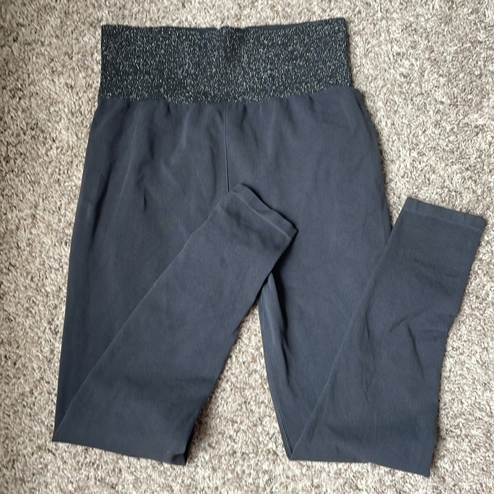 H&M Sport Super High Waisted Grey Ribbed Leggings - Size M
